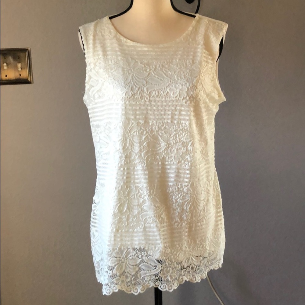 Lacey blouse Size L NWT